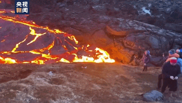 2025澳门天天开好彩大全46期和火山喷发时游客急逃与火山喷发急救
